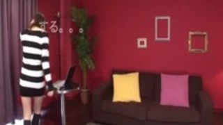 かわいいりの水沢は、猫の内部に彼女の新しいおもちゃを楽しんでいます かわいいりの水沢は、猫の内部に彼女の新しいおもちゃを楽しんでいます