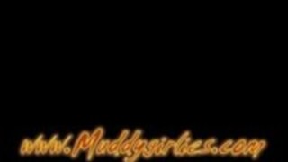 【ウェット&メッシー】プリプリのお尻が泥沼で身悶え 【ウェット&メッシー】プリプリのお尻が泥沼で身悶え