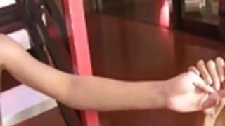 倒錯ランジェリーで彩桜庭は、奴隷のディックスを吸うと取得します 倒錯ランジェリーで彩桜庭は、奴隷のディックスを吸うと取得します