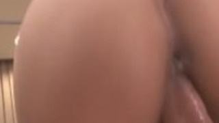 鈴木さとみは1コックを吸うし、別のは、彼女の中にあります 鈴木さとみは1コックを吸うし、別のは、彼女の中にあります