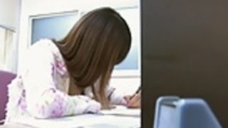 かわいいブルネットは、彼女の男と官能的なお風呂の後にベッドで犯されます かわいいブルネットは、彼女の男と官能的なお風呂の後にベッドで犯されます