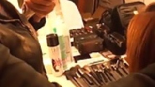 ナオは、ホットポルノショーの間に彼女のクリーミー浮浪人で遊びます ナオは、ホットポルノショーの間に彼女のクリーミー浮浪人で遊びます