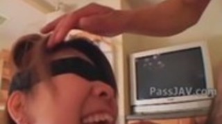 生意気なかわいこちゃんは彼女の猫がベッドの中でハードきっ楽しみます 生意気なかわいこちゃんは彼女の猫がベッドの中でハードきっ楽しみます