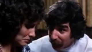 リンダ・ラブレース、ハリー・リームス、古典的なポルノクリップでドリーシャープ リンダ・ラブレース、ハリー・リームス、古典的なポルノクリップでドリーシャープ