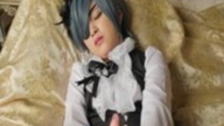 可愛いショートカットなコスプレイヤーのディルドオナニー映像 可愛いショートカットなコスプレイヤーのディルドオナニー映像