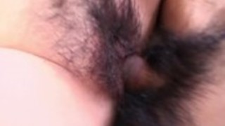 アジアは彼女のブラジャーを脱ぐと犬を犯されます アジアは彼女のブラジャーを脱ぐと犬を犯されます