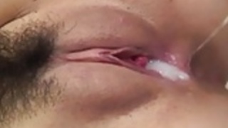 着物の女の子、梨花神崎は、2巨大なコック予約します 着物の女の子、梨花神崎は、2巨大なコック予約します