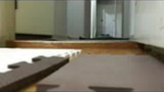 いたずらな妻の露出の配達 いたずらな妻の露出の配達