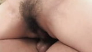 太ったランジェリーを着た脂肪の多いアジア人 太ったランジェリーを着た脂肪の多いアジア人