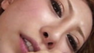 彼女の猫で一度雄鶏と同時に彼女の口に1つ 彼女の猫で一度雄鶏と同時に彼女の口に1つ