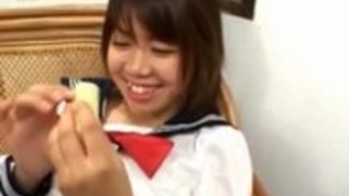 学校の制服の愛和美はコックを吸います 学校の制服の愛和美はコックを吸います