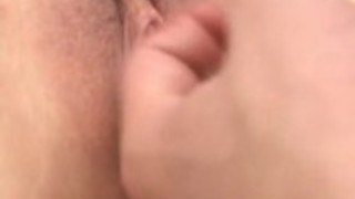 梨花はそれでコックを吸い込ま取得する前に、彼女の亀裂をそそり 梨花はそれでコックを吸い込ま取得する前に、彼女の亀裂をそそり