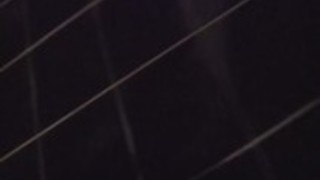 バスルームの少女は、彼女のタイトな十代の女が犯されます バスルームの少女は、彼女のタイトな十代の女が犯されます