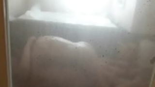 マットは、お風呂で遊びます マットは、お風呂で遊びます