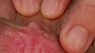 大きな白いパンティーかわいい女の子は、アームチェアにマスターベーション 大きな白いパンティーかわいい女の子は、アームチェアにマスターベーション