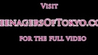 日本の赤毛の十代の美しさは、内気な男をファック 日本の赤毛の十代の美しさは、内気な男をファック