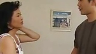 【無修正】息子を拒めない欲求不満なお母さん! 【無修正】息子を拒めない欲求不満なお母さん!