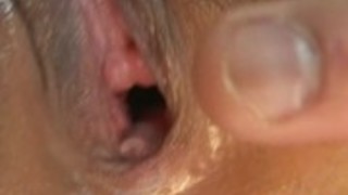 非常にかわいいアジアのみだらディルドで自慰行為をされます 非常にかわいいアジアのみだらディルドで自慰行為をされます