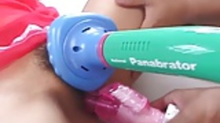 大人のおもちゃを詰めバウンド日本人ギャル 大人のおもちゃを詰めバウンド日本人ギャル