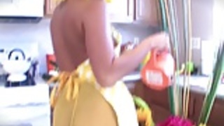 漫画のスタイルアビゲイルマックは台所に降り 漫画のスタイルアビゲイルマックは台所に降り