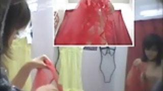 フィッティングルームで裸の女性の下着 フィッティングルームで裸の女性の下着