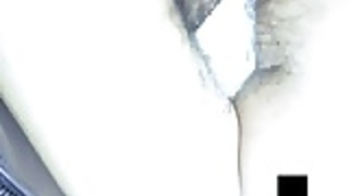 毛深い陰部を表示するミニスカート制服女子学生 毛深い陰部を表示するミニスカート制服女子学生