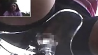 彼女はサイクリングが好き... 彼女はサイクリングが好き...