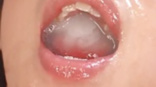 飢えた日本人の女の子は、精子が大好き 飢えた日本人の女の子は、精子が大好き