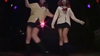 2セクシーな日本の女子高生午後の女の子ディスコStripdance 2セクシーな日本の女子高生午後の女の子ディスコStripdance