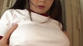 巨乳日本の女子高生 巨乳日本の女子高生