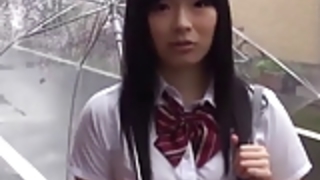 十代の女子高生誘い込む 十代の女子高生誘い込む