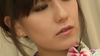 キュートなアジアンクーガー真奈美小向三人組アクション キュートなアジアンクーガー真奈美小向三人組アクション