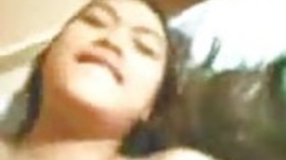 マレー語 - 彼女はそれが好き マレー語 - 彼女はそれが好き