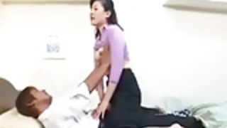 【無修正】若い男の肉棒を妖しく舐る熟女! 【無修正】若い男の肉棒を妖しく舐る熟女!