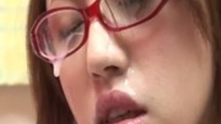 梨乃は、密輸と彼女の寮の部屋で逮捕され、精液でのお支払いさせて 梨乃は、密輸と彼女の寮の部屋で逮捕され、精液でのお支払いさせて