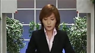 ニュースキャスターは私たちに天気を言う ニュースキャスターは私たちに天気を言う