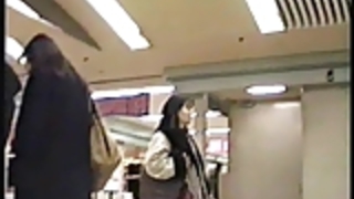 日本の女子高生屋外パンティースカート 日本の女子高生屋外パンティースカート