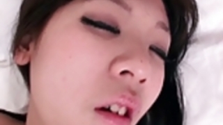 彼女のかわいい猫がおもちゃに有する後愛理ディープスロートコック 彼女のかわいい猫がおもちゃに有する後愛理ディープスロートコック