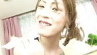 キッチンの乙女ゆうは、彼女のキッチンウィットで何か暑い料理を作る キッチンの乙女ゆうは、彼女のキッチンウィットで何か暑い料理を作る