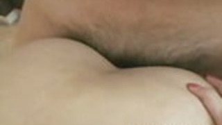 日本の十代の岸本由奈は彼女の中で激しい雄鶏をとります 日本の十代の岸本由奈は彼女の中で激しい雄鶏をとります