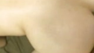 日本の女の子のトモミソーンがバイブレーターとコックを手に入れた 日本の女の子のトモミソーンがバイブレーターとコックを手に入れた