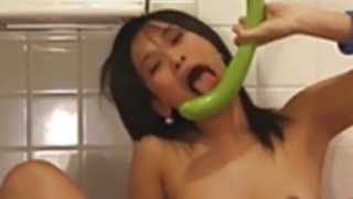 エロキッチンシーンでアジアの可愛い人 エロキッチンシーンでアジアの可愛い人