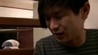 日本のお母さんが息子の雑誌を見つけた 日本のお母さんが息子の雑誌を見つけた