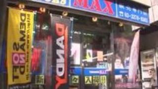 人気AV女優【成瀬心美】に無茶振り!ビデオ屋でAVを選んでいる素人にフェラと手ヌキで抜いてこい! 人気AV女優【成瀬心美】に無茶振り!ビデオ屋でAVを選んでいる素人にフェラと手ヌキで抜いてこい!