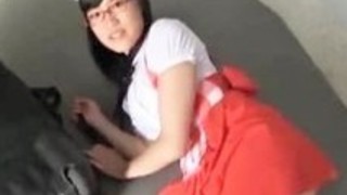 高崎聖子メガネメイドに命令して服を脱がせ下着姿で掃除させてみる 高崎聖子メガネメイドに命令して服を脱がせ下着姿で掃除させてみる