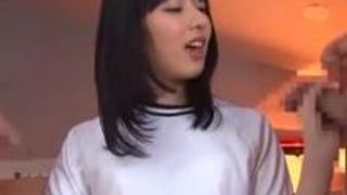 体育倉庫で体操着姿の少女がチンコを二本フェラ 体育倉庫で体操着姿の少女がチンコを二本フェラ