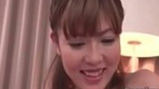 美しいチンポを着る前にポーズを取る鈴木愛 美しいチンポを着る前にポーズを取る鈴木愛