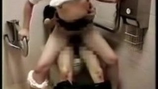 公衆トイレで熟女とハメまくり! 公衆トイレで熟女とハメまくり!