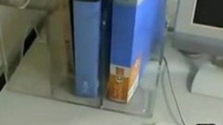 ガイの上に座っアジアガール ガイの上に座っアジアガール