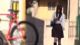 絶望的な日本のティーンはめちゃくちゃハードを取得します。 絶望的な日本のティーンはめちゃくちゃハードを取得します。